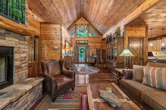 115 Brighton Way, Mineral Bluff, GA 30559