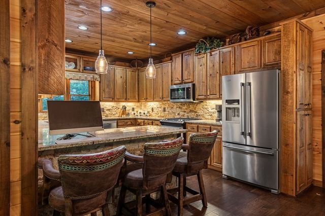115 Brighton Way, Mineral Bluff, GA 30559
