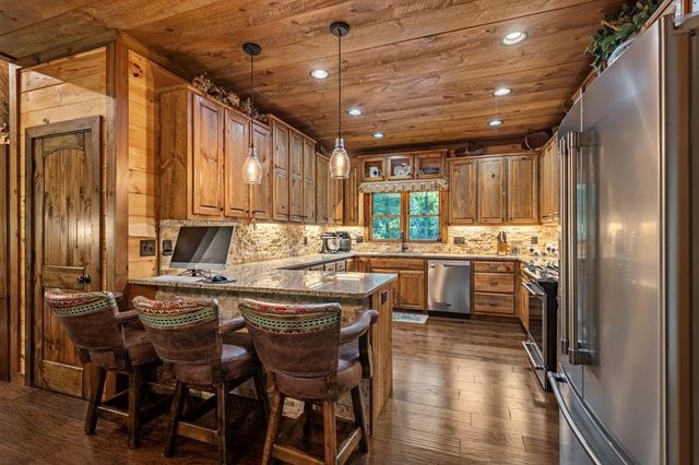 115 Brighton Way, Mineral Bluff, GA 30559