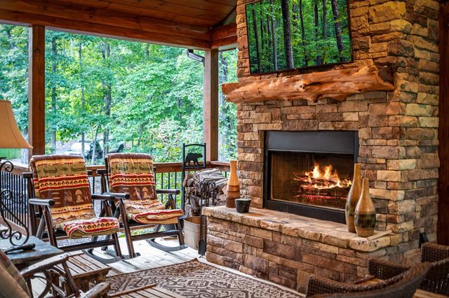 115 Brighton Way, Mineral Bluff, GA 30559
