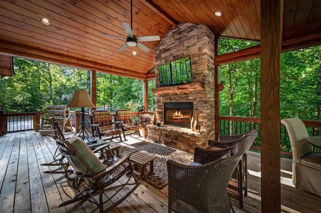115 Brighton Way, Mineral Bluff, GA 30559
