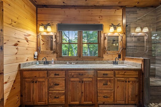 115 Brighton Way, Mineral Bluff, GA 30559