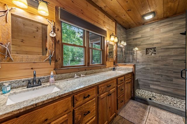 115 Brighton Way, Mineral Bluff, GA 30559