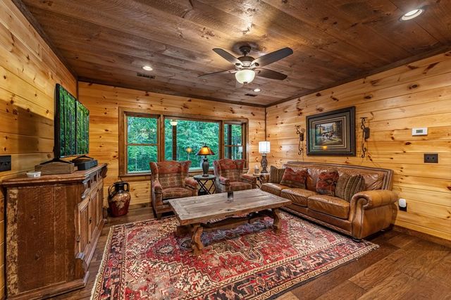 115 Brighton Way, Mineral Bluff, GA 30559