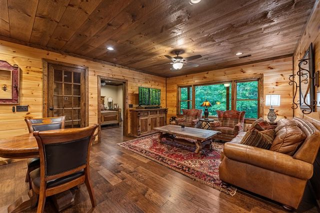 115 Brighton Way, Mineral Bluff, GA 30559