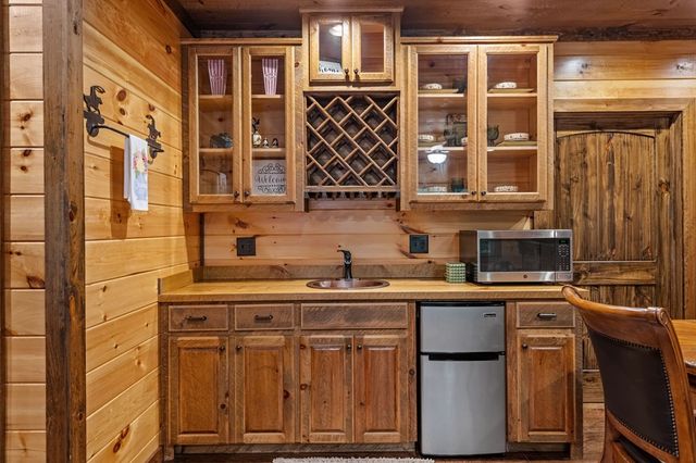115 Brighton Way, Mineral Bluff, GA 30559