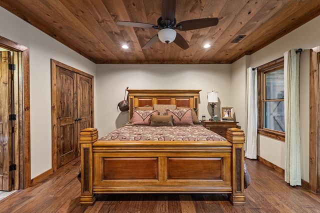 115 Brighton Way, Mineral Bluff, GA 30559