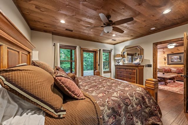 115 Brighton Way, Mineral Bluff, GA 30559