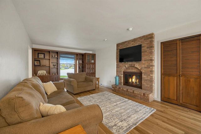615 MALLARD COURT, De Pere, WI 54115