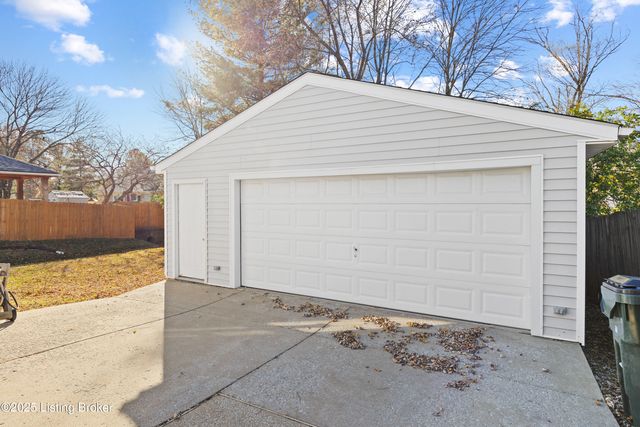 9306 Villa Fair Ct, Louisville, KY 40291