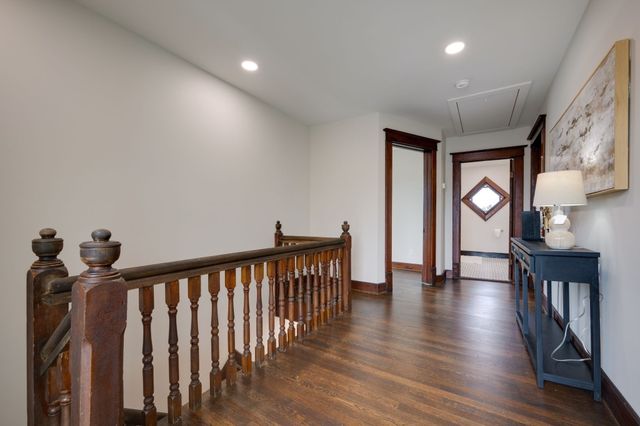 414 West College Street, Dickson, TN 37055