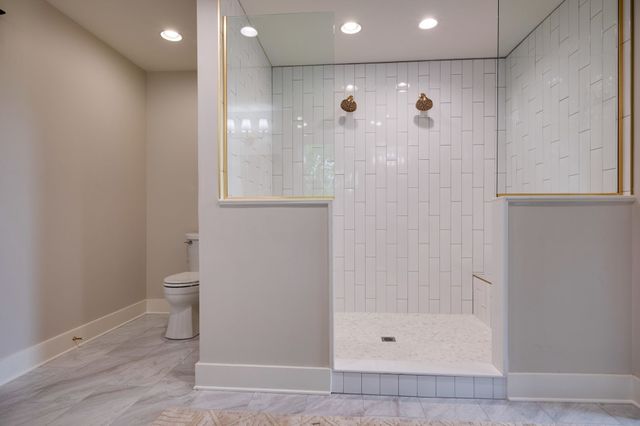 414 West College Street, Dickson, TN 37055