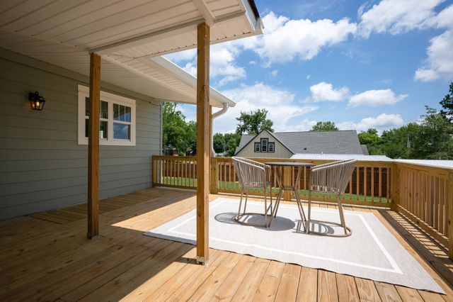 414 West College Street, Dickson, TN 37055