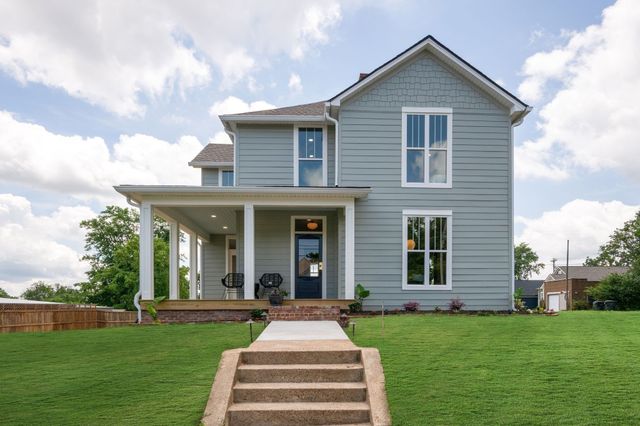 414 West College Street, Dickson, TN 37055