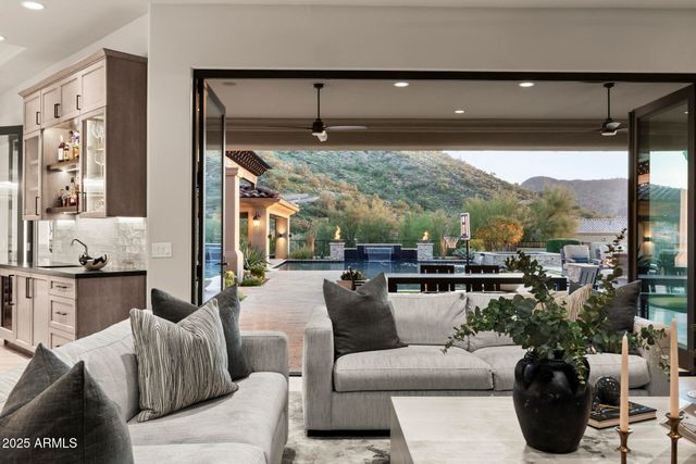 14235 E KALIL Drive, Scottsdale, AZ 85259