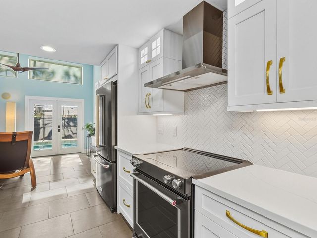 1002 GLEBE LANE, Sarasota, FL 34242