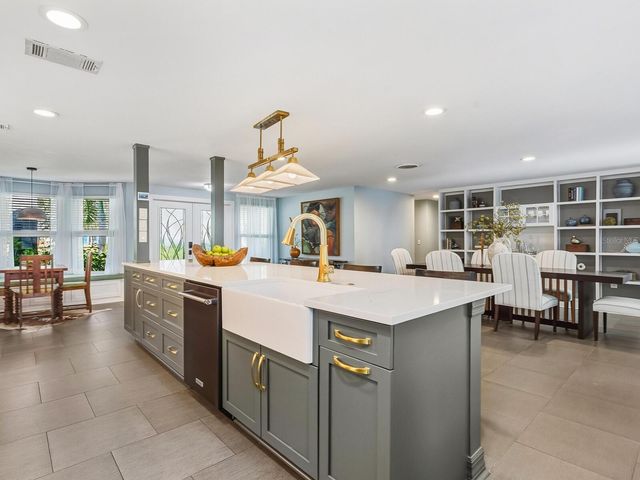 1002 GLEBE LANE, Sarasota, FL 34242