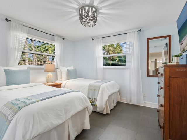 1002 GLEBE LANE, Sarasota, FL 34242