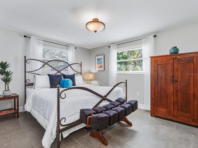 1002 GLEBE LANE, Sarasota, FL 34242