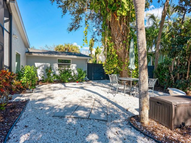 1002 GLEBE LANE, Sarasota, FL 34242
