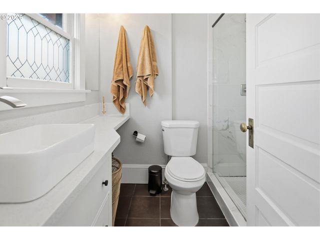 9941 N Willamette Blvd, Portland, OR 97203