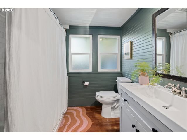 9941 N Willamette Blvd, Portland, OR 97203