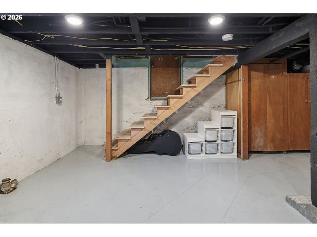 9941 N Willamette Blvd, Portland, OR 97203