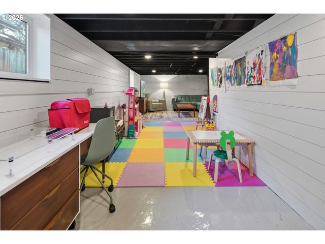 9941 N Willamette Blvd, Portland, OR 97203