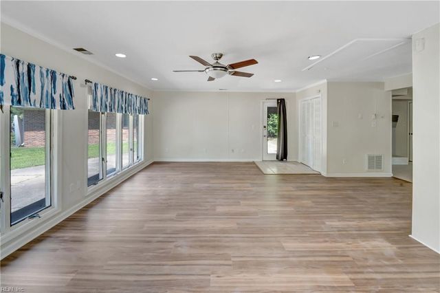 540 Rodney LN, Virginia Beach, VA 23464
