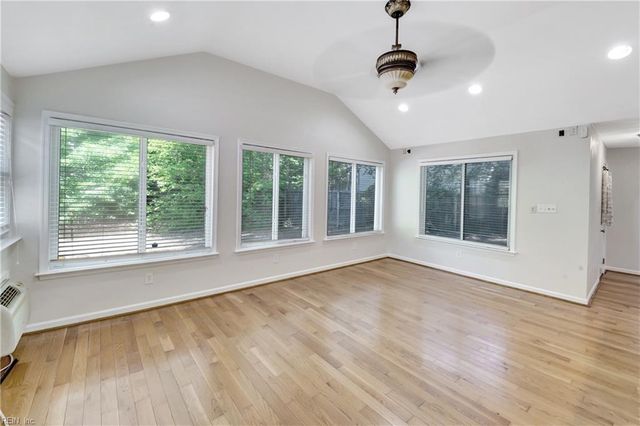 540 Rodney LN, Virginia Beach, VA 23464
