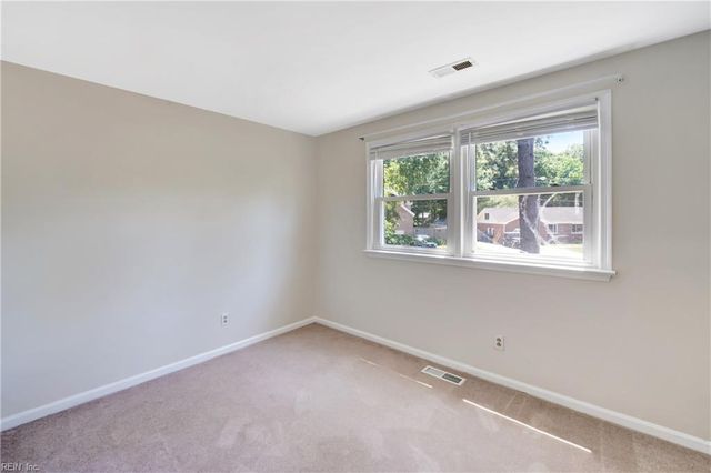 540 Rodney LN, Virginia Beach, VA 23464