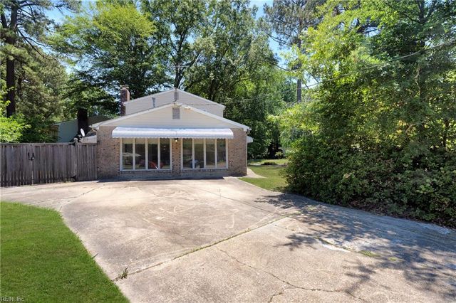 540 Rodney LN, Virginia Beach, VA 23464