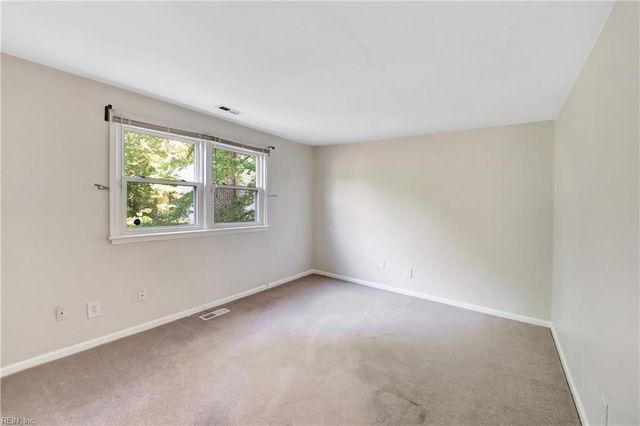 540 Rodney LN, Virginia Beach, VA 23464