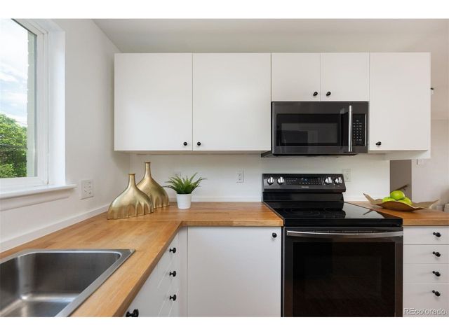 8370 Quivira Dr, Denver, CO 80229