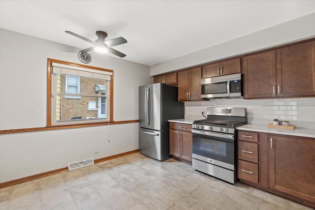 5224 Rita DRIVE, Milwaukee, WI 53219