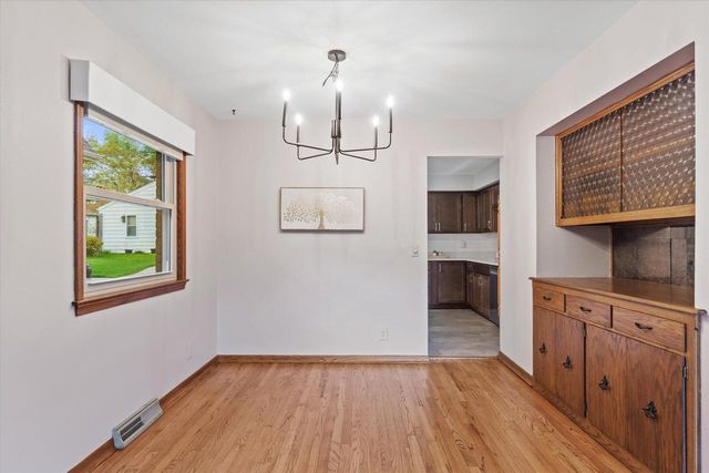 5224 Rita DRIVE, Milwaukee, WI 53219