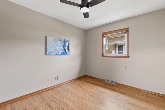5224 Rita DRIVE, Milwaukee, WI 53219