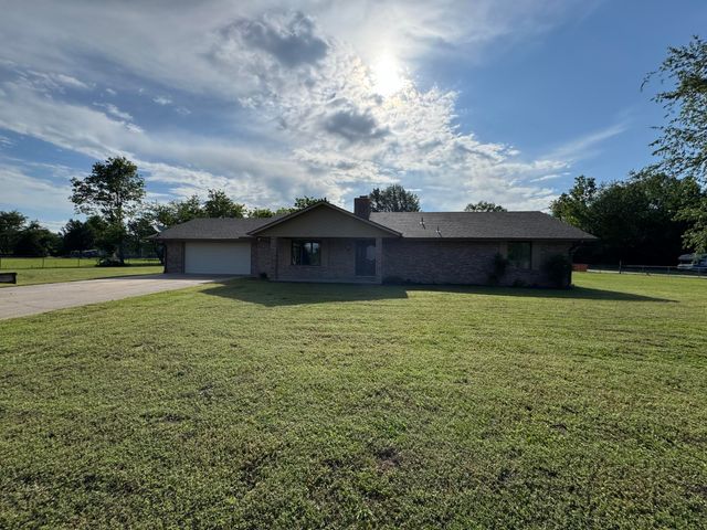 28190 S 630 Road, Grove, OK 74344