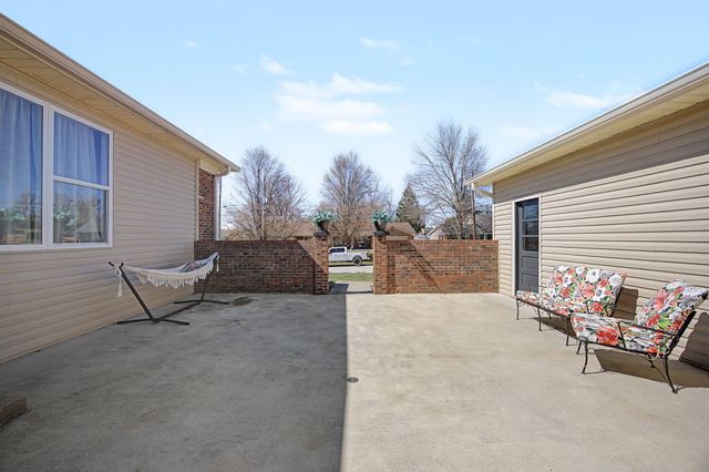 1209 Paula Drive, Richmond, KY 40475