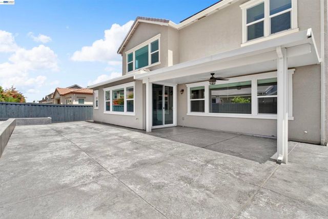 2609 Aurora Astorga Dr, Tracy, CA 95376