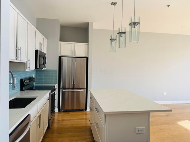 825 N 4th Street, 402, Columbus, OH 43215