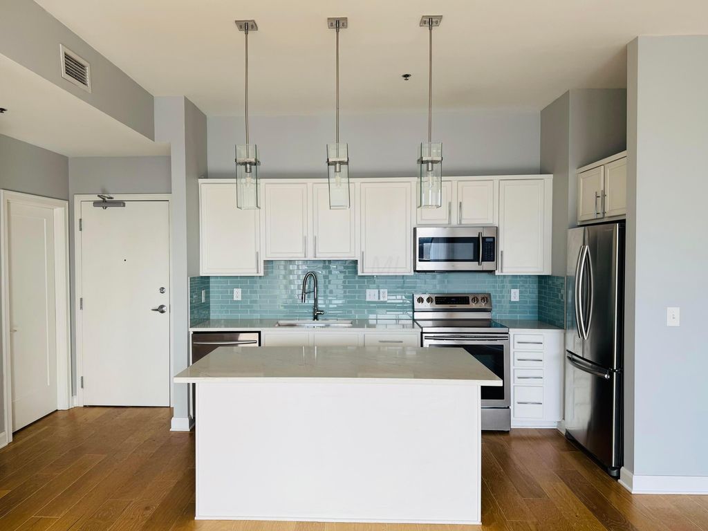 825 N 4th Street, 402, Columbus, OH 43215