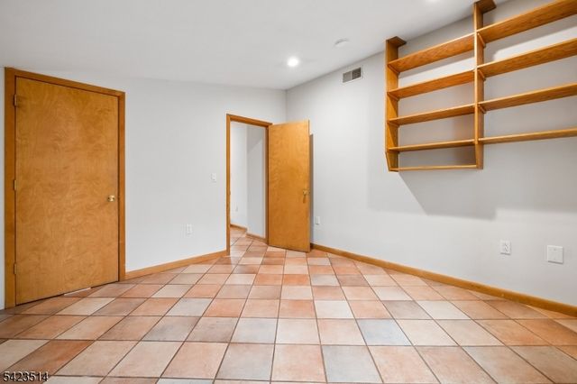 10 Laurel Trail, Kinnelon Boro, NJ 07405