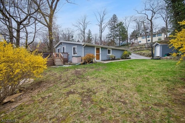 10 Laurel Trail, Kinnelon Boro, NJ 07405