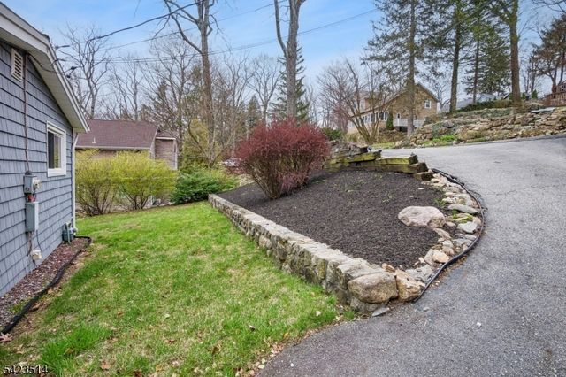 10 Laurel Trail, Kinnelon Boro, NJ 07405
