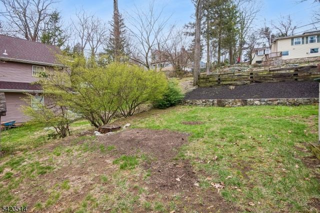 10 Laurel Trail, Kinnelon Boro, NJ 07405