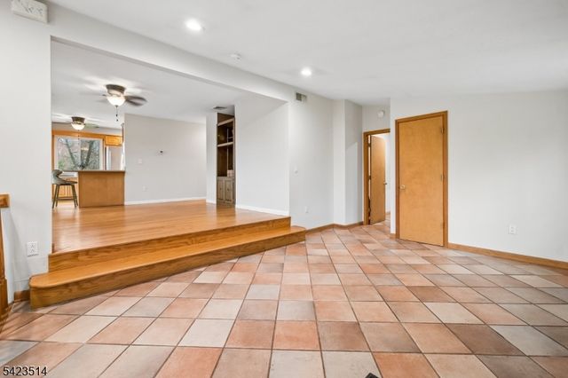 10 Laurel Trail, Kinnelon Boro, NJ 07405