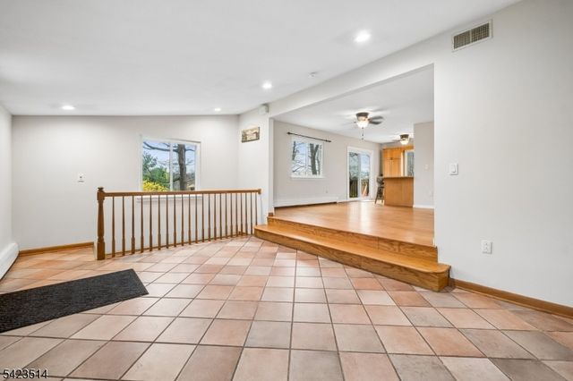 10 Laurel Trail, Kinnelon Boro, NJ 07405