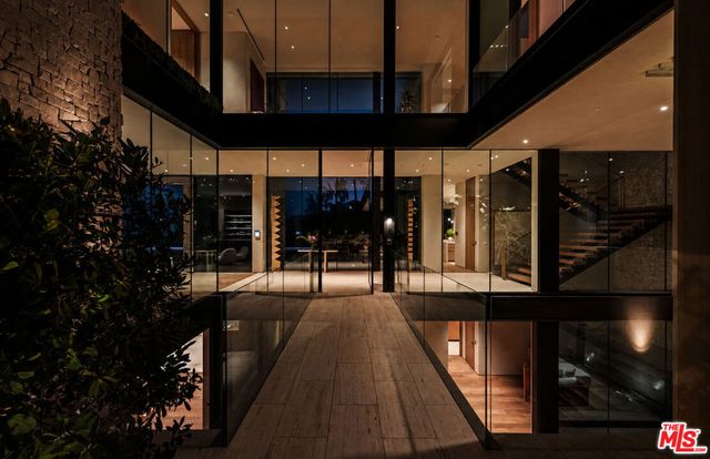 1357 Laurel Way, Beverly Hills, CA 90210