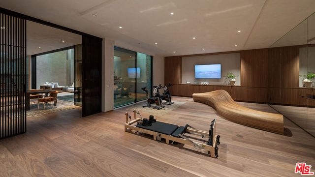 1357 Laurel Way, Beverly Hills, CA 90210